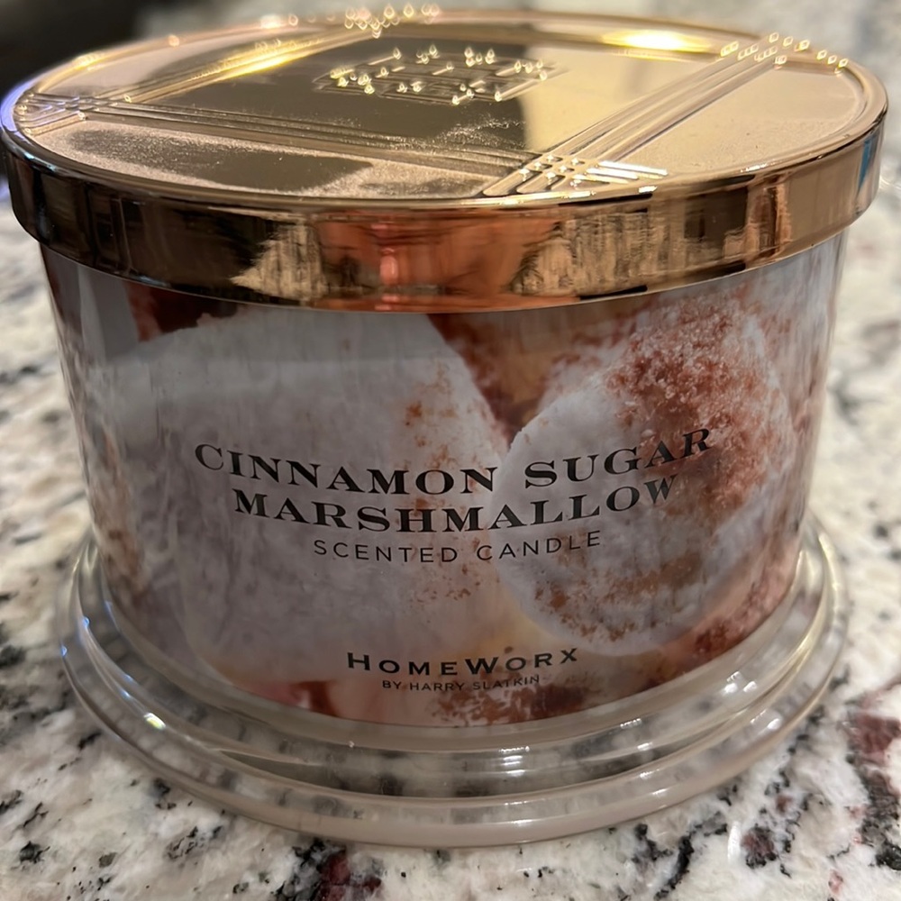 Homeworx cinnamon sugar marshmallow candle